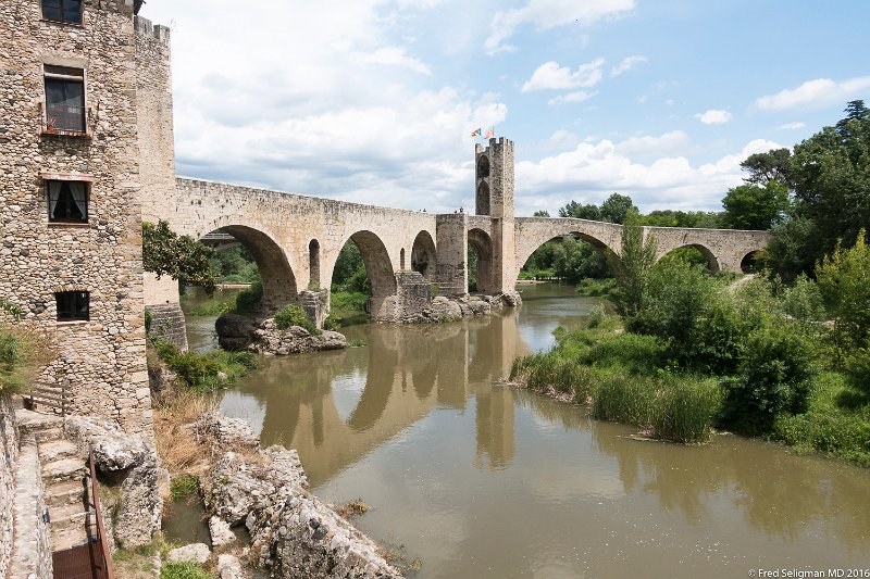 20160530_134842 RX100M3 (1).jpg - Medieval Bridge in Girona crosses the Flavia River. In the 1500s, the Jewish Gate was covered. In the 1800s, the area became an abattoir, and then later a dye factory!